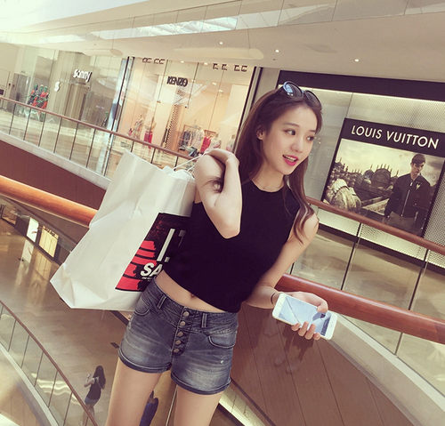 Γυναικεία   σύντομα   φανελάκια