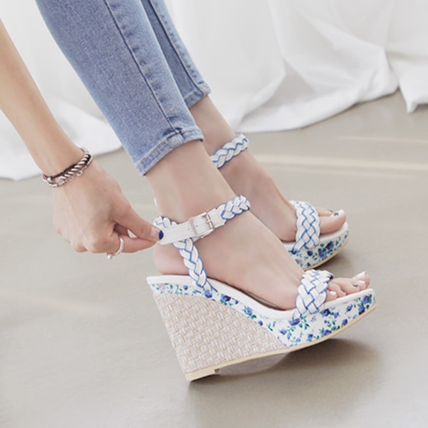 Γυναικεία σανδάλια με υψηλή πλατφόρμα δύο χρώματα