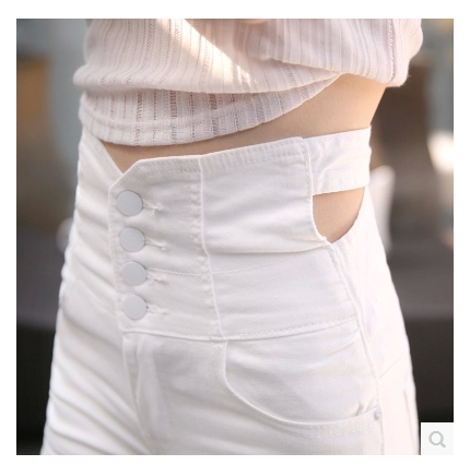 Σύντομα  Γυναικεία παντελόνια σε 2 κορυφαία χρώματα - μαύρο και άσπρο