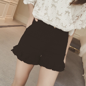 Дамски къси панталони в бял и черен цвят - 4 размера