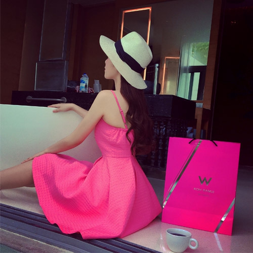 ΝΕΑ γυναικών το καλοκαίρι λουλούδια κομμένα φορέματα