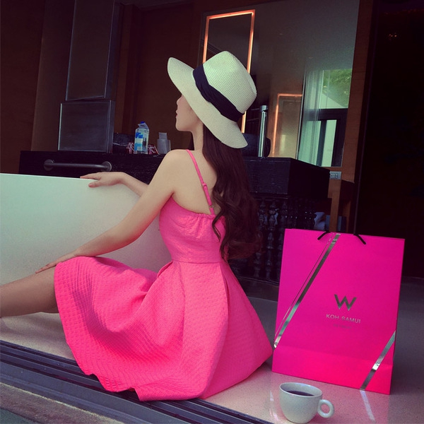 ΝΕΑ γυναικών το καλοκαίρι λουλούδια κομμένα φορέματα