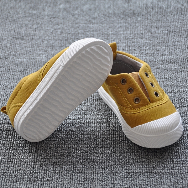 Παιδικά πάνινα παπούτσια για αγόρια ηλικίας από 1 έως 3 ετών - 5 μοντέλα