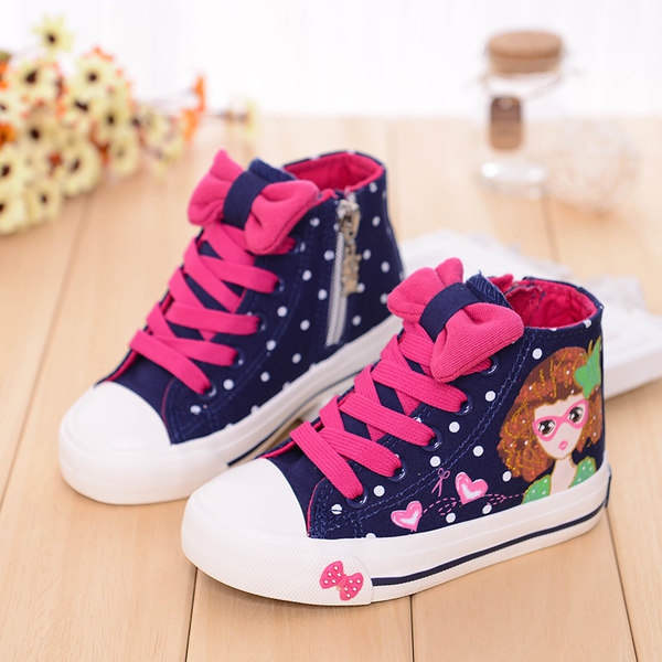 Обувки за момичета с връзки или лепки - 8 анимирани модела