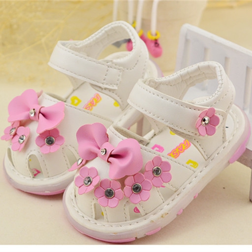 Бебешки сандали с цветя и панделка
