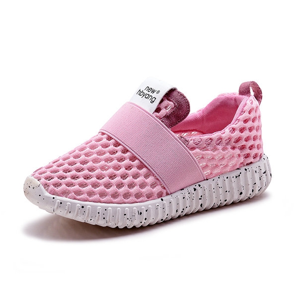 Παιδικά αναπνευστικά  αθλητικά παπούτσια για κορίτσια σε λευκό, ροζ και μαύρο χρώμα