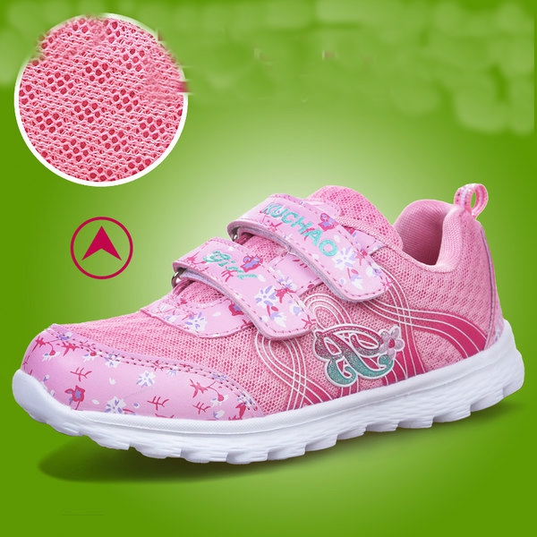 Παιδικά αθλητικά παπούτσια εννέα μοντέλα.