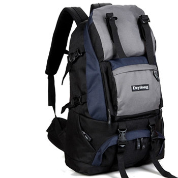 Туристически чанти за мъже и жени - подходящи също така за пътуване и туризъм - различни модели - камуфлажни и едноцветни