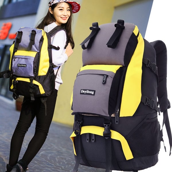 Туристически чанти за мъже и жени - подходящи също така за пътуване и туризъм - различни модели - камуфлажни и едноцветни