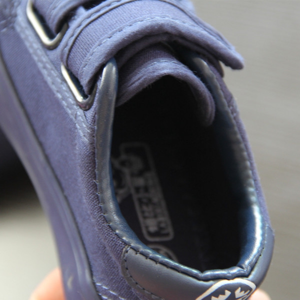 Παιδικά πάνινα παπούτσια για αγόρια με λουράκια βελκρό - 3 μοντέλα