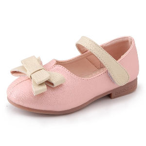 Детски ежедневни обувки в розов и светло син цвят за момичета.
