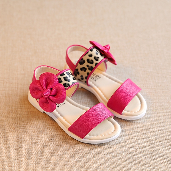 Τα παιδιά καθημερινά πέδιλα με κορδέλα σε ροζ, φούξια και μαύρο