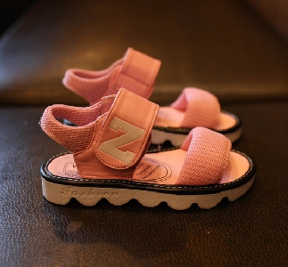 Детски летни сандали с плътна подметка за момичета - розови, жълти, черни 