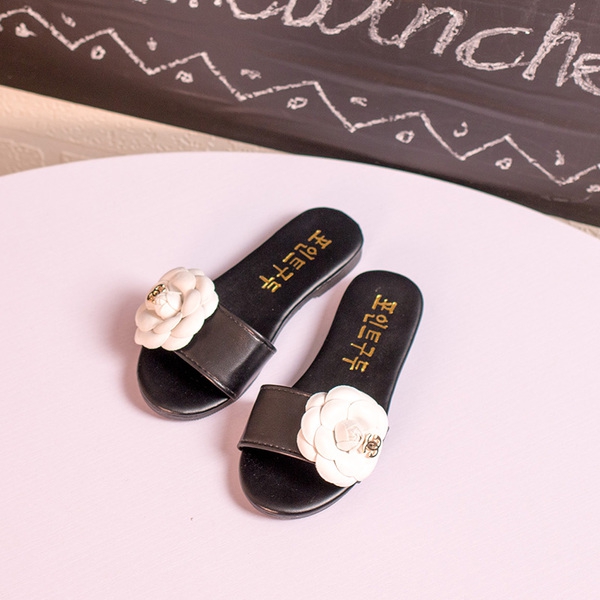 Παιδική παντόφλες λουλούδια - μαύρο και άσπρο