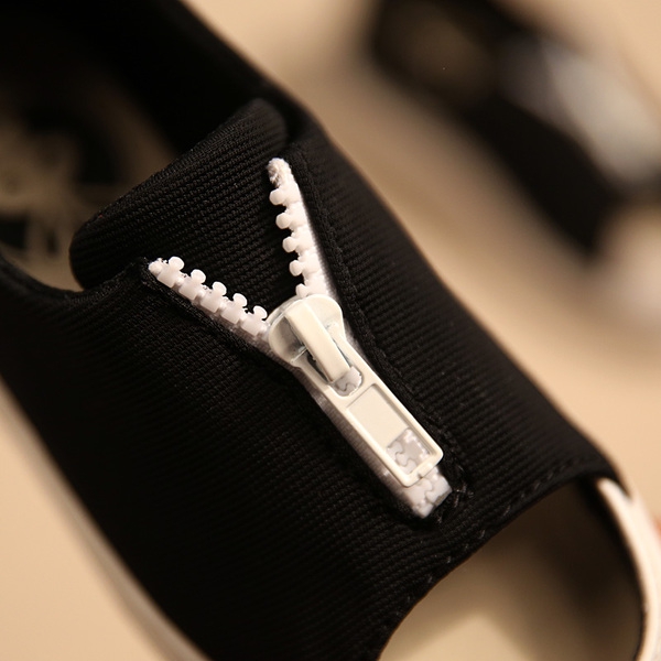 Παιδιά περιστασιακά σανδάλια - ανοιχτή πάνινα παπούτσια τύπου σε μαύρο και κόκκινο