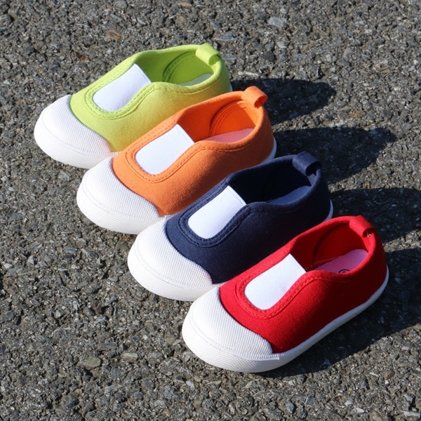 Παιδικά παπούτσια για αγόρια και κορίτσια χωρίς κορδόνια από 1 έως 3 χρόνια