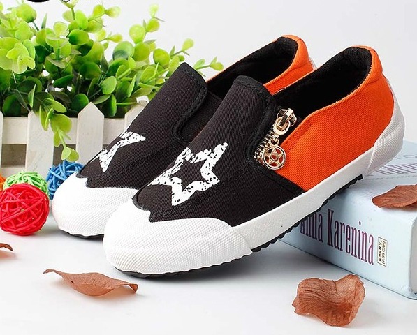 Детски обуеки два цвята за момчета