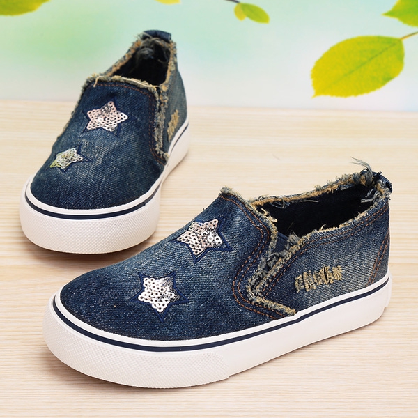 Παιδικά παπούτσια για αγόρια  σε γαλάζιο και σκούρο μπλε χρώμα