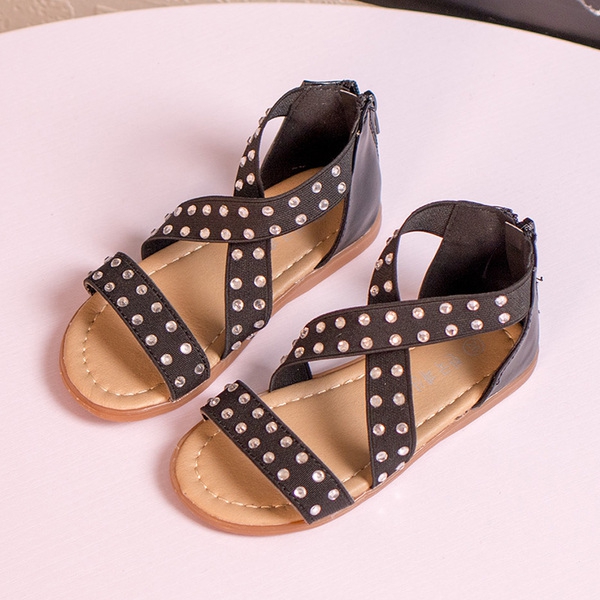 Παιδική κομψά σανδάλια σε τρία διαφορετικά μοντέλα για τα κορίτσια