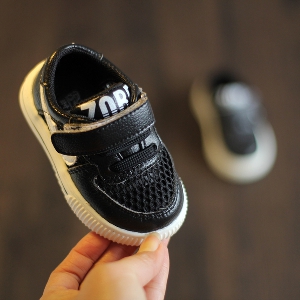 Детски бебешки обувки за  момчета и момичета в бял и черен цвят