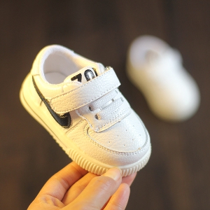 Детски бебешки обувки за  момчета и момичета в бял и черен цвят