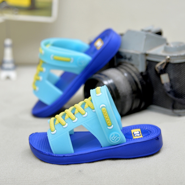 2 σε 1 παντόφλες και σανδάλια με πλαστές συνδέσεις σε μπλε, ροζ, κίτρινο και πράσινο για τα αγόρια