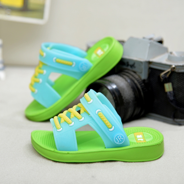 2 σε 1 παντόφλες και σανδάλια με πλαστές συνδέσεις σε μπλε, ροζ, κίτρινο και πράσινο για τα αγόρια