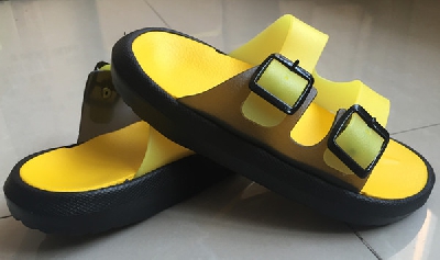 Детски гумени чехли за момчета - готови за летния сезон в жълт и син цвят