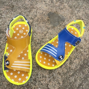 Детски сандалки за момчета в два цвята.