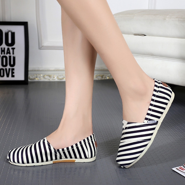 Дамски цветни мокасини 16 различни модела.