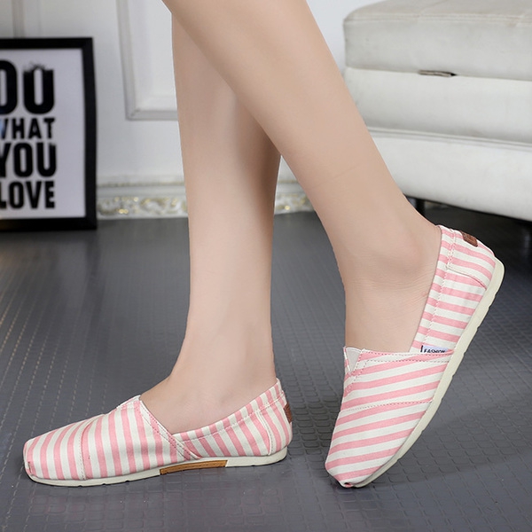 Дамски цветни мокасини 16 различни модела.