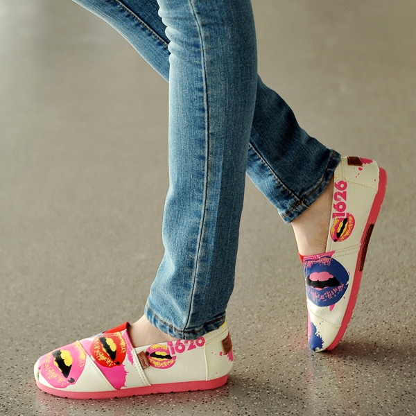 Дамски цветни мокасини 16 различни модела.