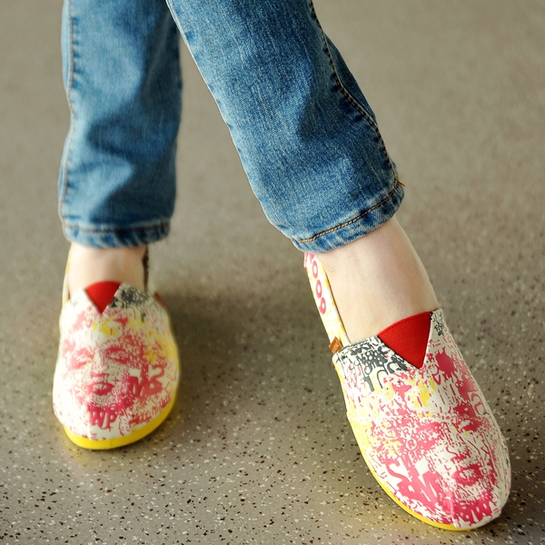 Дамски цветни мокасини 16 различни модела.