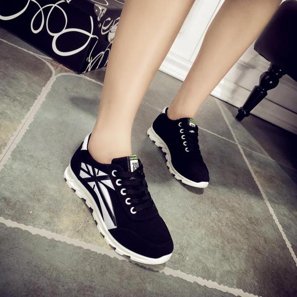 Дамски кецове в син,черен и червен цвят - подходящи за ежедневие