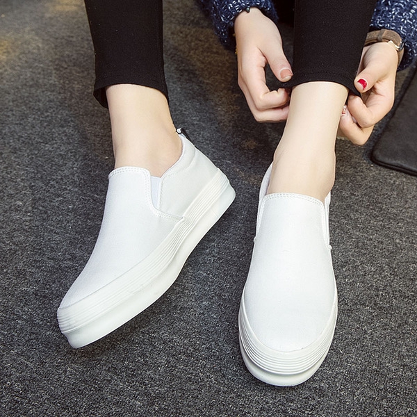 Дамски мокасини в четири свежи цвята.