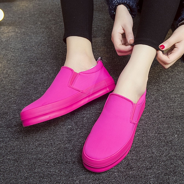 Дамски мокасини в четири свежи цвята.