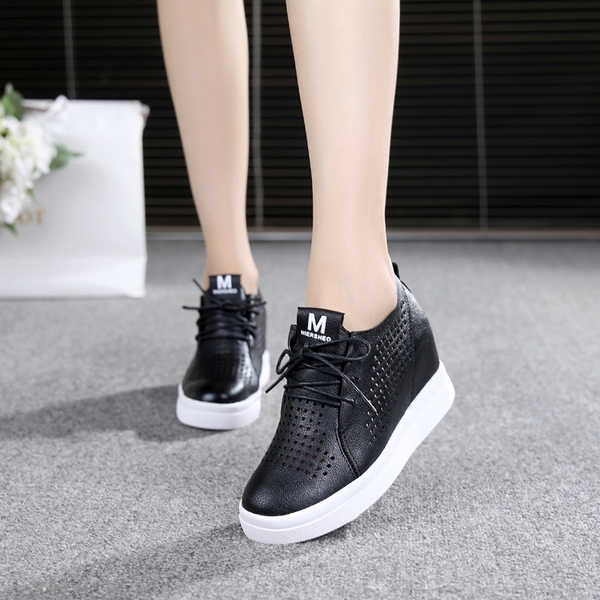 Дамски кецове от изкуствена кожа в черен и бял цвят - 3 модела