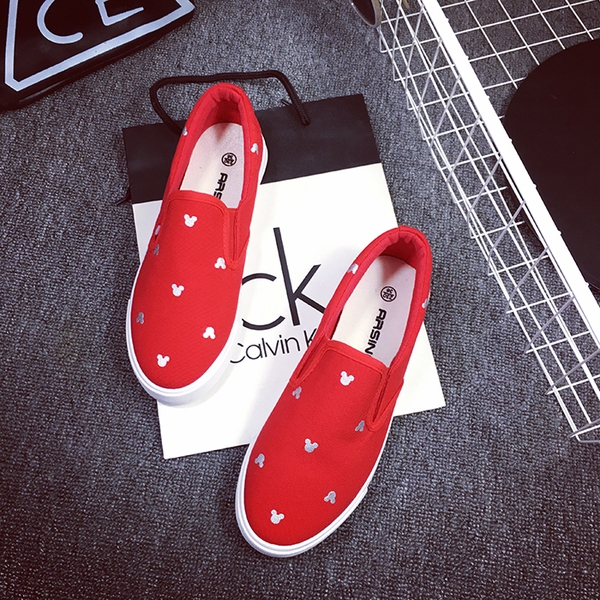 Дамски мокасини четири цвята- бял,червен,черен и тъмно син.