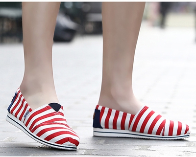 Дамски платнени мокасини различни цветови комбинации. 