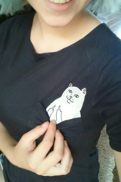 Дамска пролетна блуза с джоб с коте в различни цветове