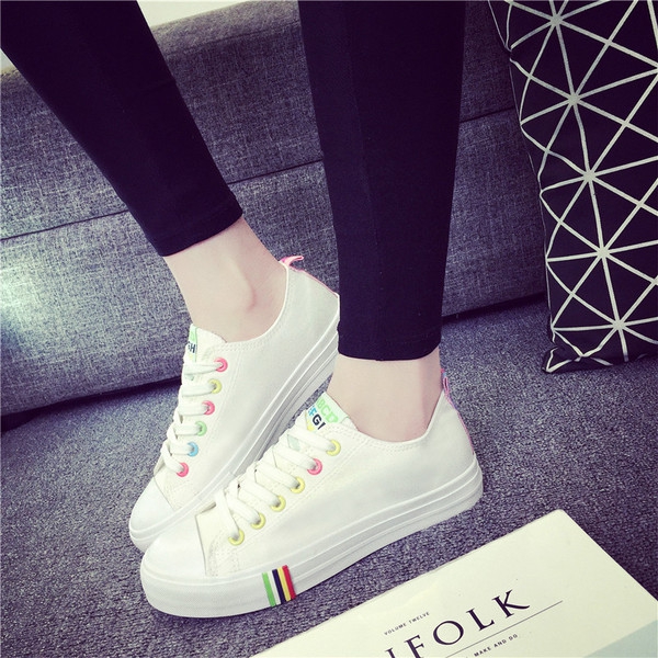 Цветни дамски кецове - в 2 модела