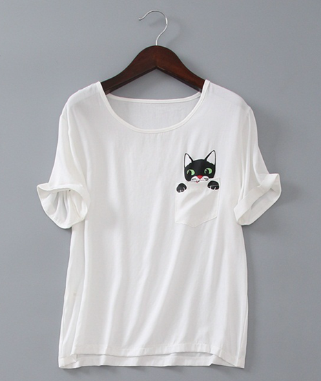 Дамска бяла памучна лятна тениска с къс ръкав и анимация 