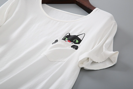 Дамска бяла памучна лятна тениска с къс ръкав и анимация 