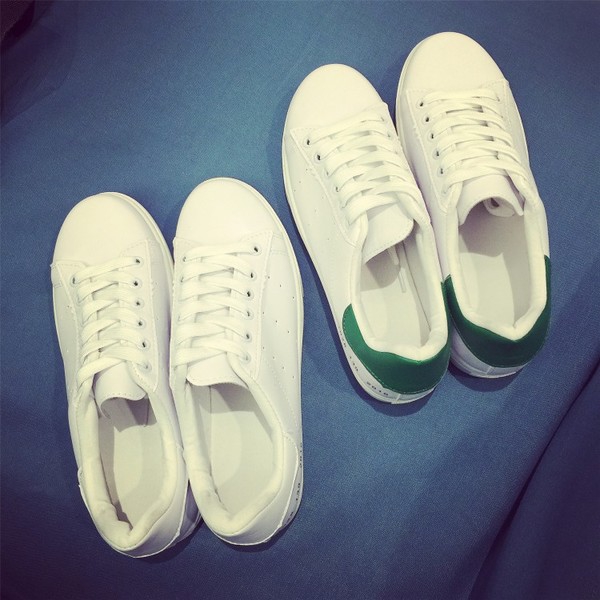 Дамски кецове от изкуствена кожа в бял цвят - 2 модела