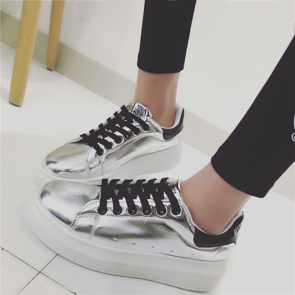 Дамски кецове от лачена кожа - 5 модела