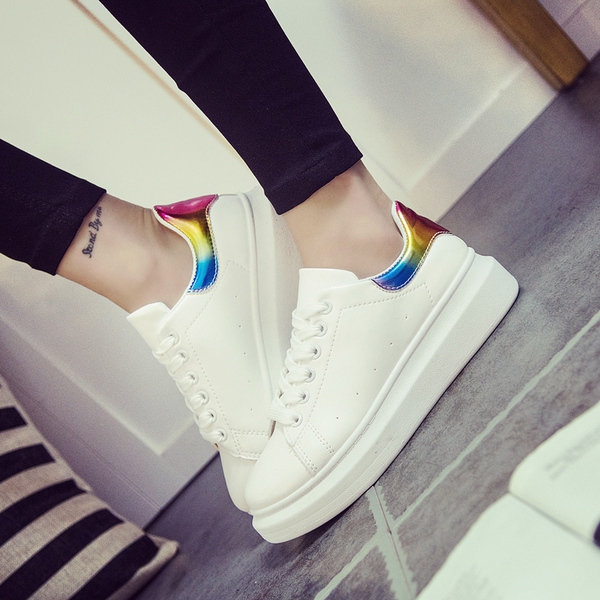 Дамски кецове изработени от лачена кожа - различни модели и цветове 