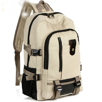 Туристически раници седем различни цвята.