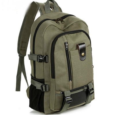 Туристически раници седем различни цвята.