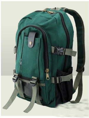 Туристически раници седем различни цвята.