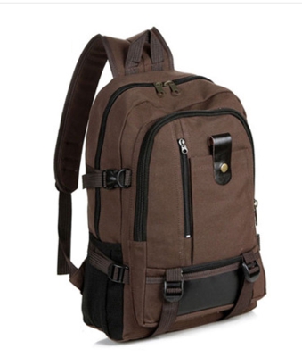 Туристически раници седем различни цвята.